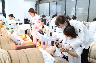 皮肤管理中为什么要照LED光谱仪?好处太多了!