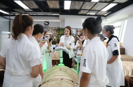 专门针对美容院疗程卡顾客怎么做?