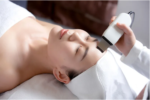 注意!脸上出现这6个信号,提醒你该做皮肤管理了!